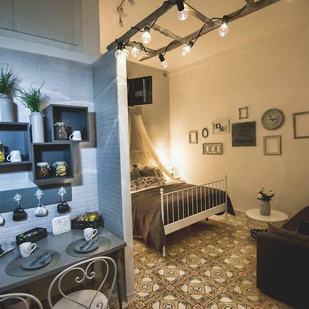 Elegant B&B - Il Vicolo Storico Σαλέρνο Εξωτερικό φωτογραφία