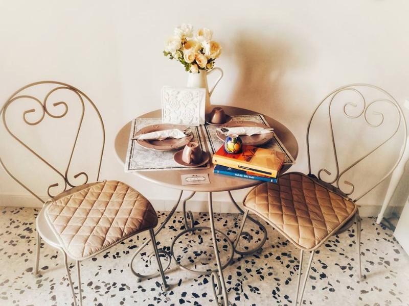 Elegant B&B - Il Vicolo Storico Σαλέρνο Εξωτερικό φωτογραφία