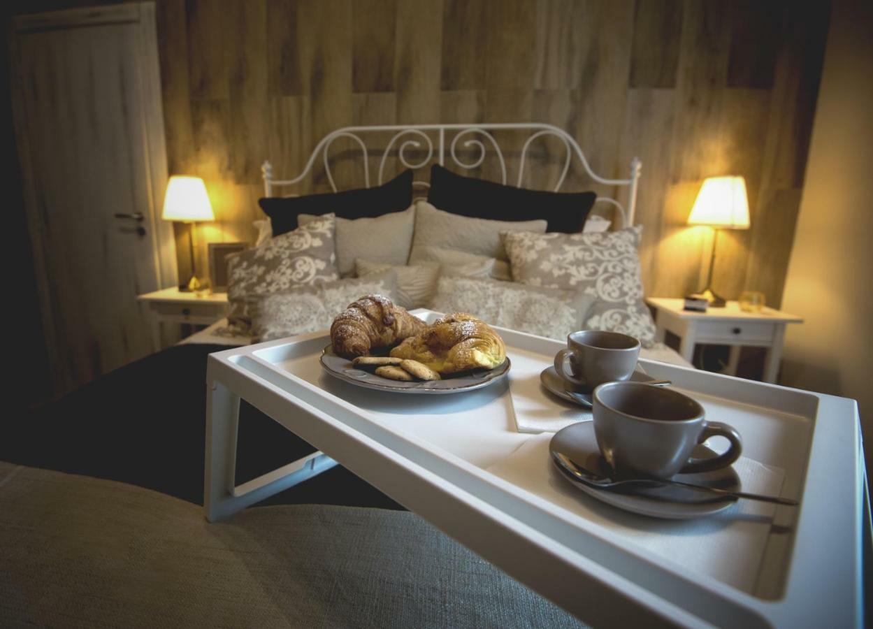 Elegant B&B - Il Vicolo Storico Σαλέρνο Εξωτερικό φωτογραφία
